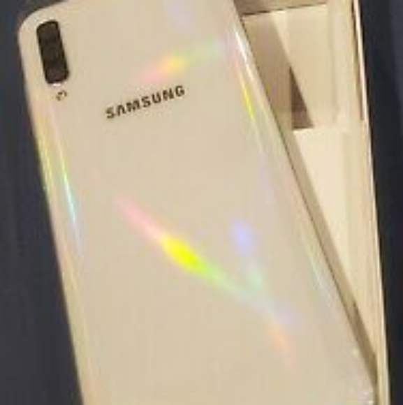Samsung galaxy A70 Unlock 128GB 6.7 Size Screen - Picture 10 of 10